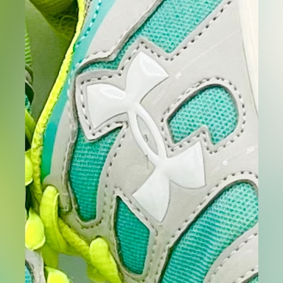 🌺Under Armour Youth Micro G Pulse Sneakers🌸🌺 - Picture 5 of 13